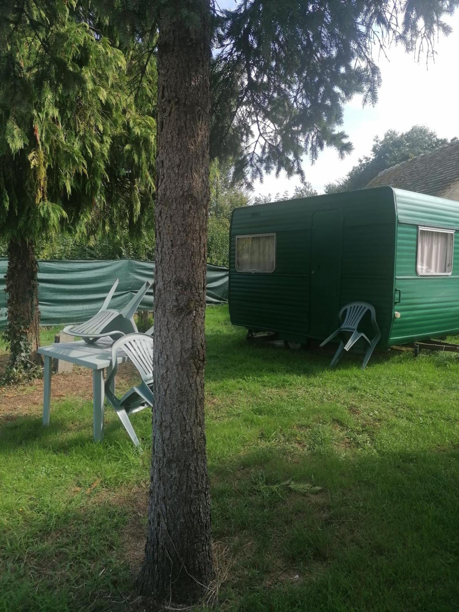 Petite Caravane Deux Places Saint-Corneille Exteriör bild